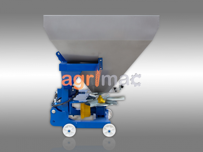 Distribuitor de îngrășăminte și sărăriță L600M – 600L, 18-20m, pentru tractor [4]
