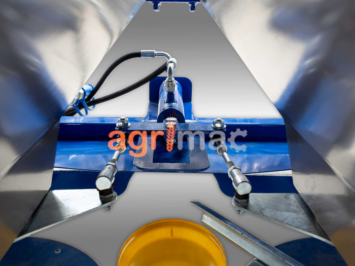 Distribuitor îngrășăminte cu 2 discuri și sărăriță hidraulică 2L1200H – 1200L, 18-20m [12]