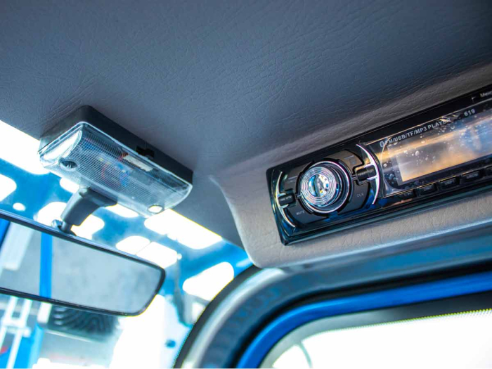 Mini încărcător frontal 60 CP, 1600 kg [16]