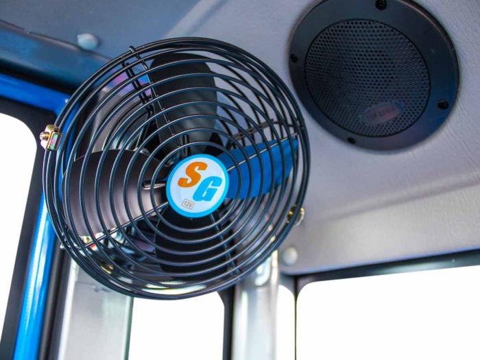 Mini încărcător frontal 60 CP, 1600 kg [25]