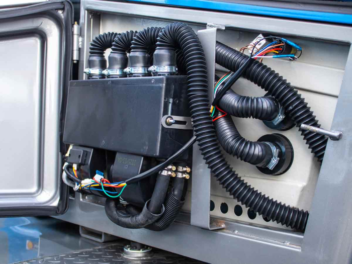 Mini încărcător frontal 50 CP, 1600 kg [23]