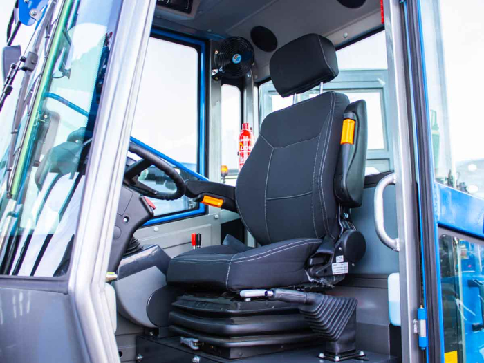 Mini încărcător frontal 60 CP, 1600 kg [9]