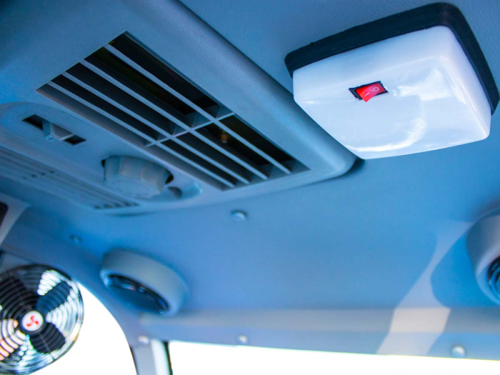 Mini încărcător frontal telescopic 60 CP, 2800 kg [18]