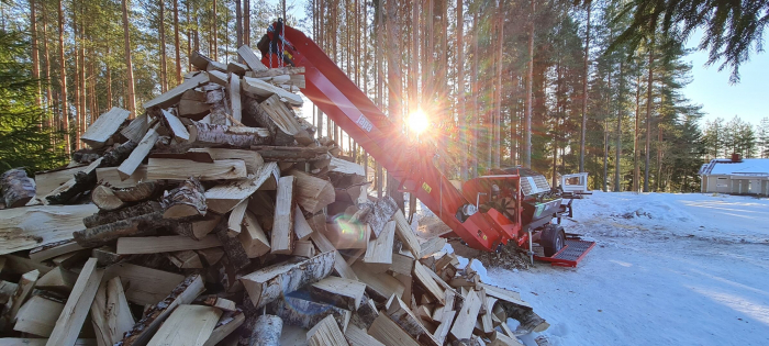 Linie de tăiere și despicare lemne Japa® 365+ TRE, electrică + cardan, fabricată în Finlanda [11]