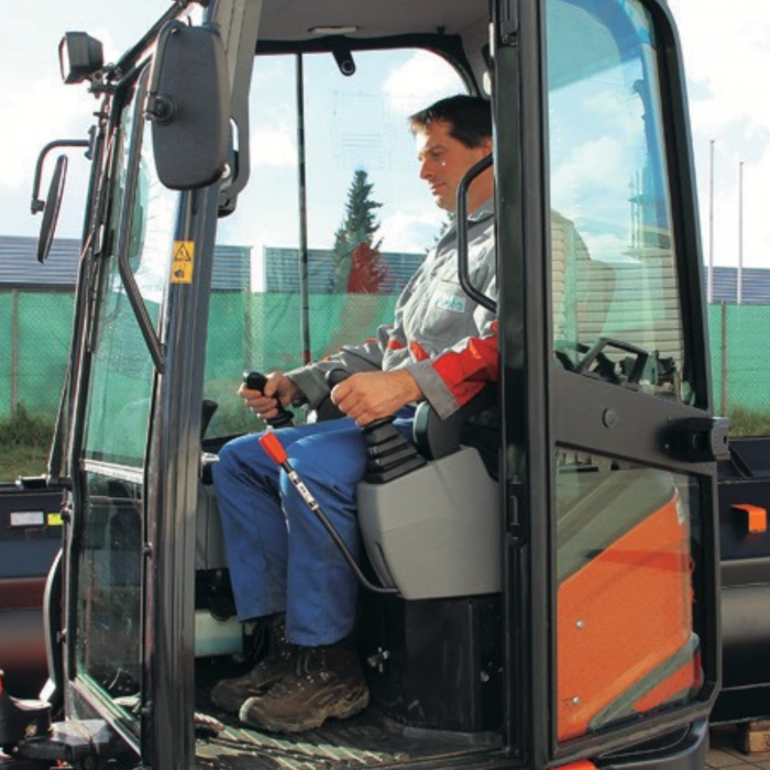 Miniexcavator Kubota U27-4 – 21 CP, 2.6T, diesel compact [2]