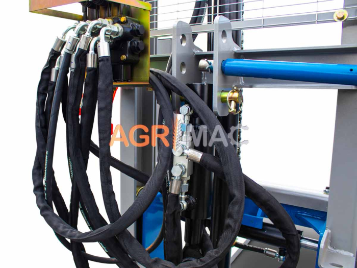 Stivuitor tractor 800 kg, ridicare 2200 mm, cu deplasare laterală [15]