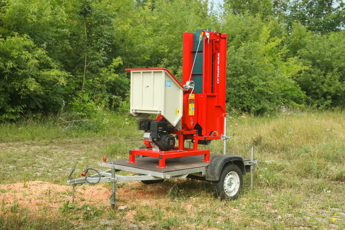 Tocator de crengi pentru lemn de foc cu banda transportoare Arpal AM-120BD-K MAX [4]