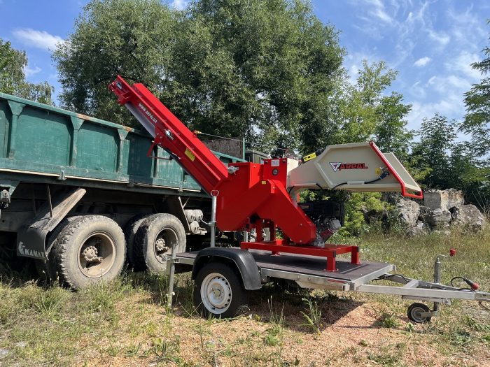 Tocator de crengi pentru lemn de foc cu banda transportoare Arpal AM-120BD-K MAX [24]