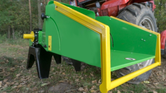 REMET R40 – tocător crengi 40 mm pentru tractor [3]