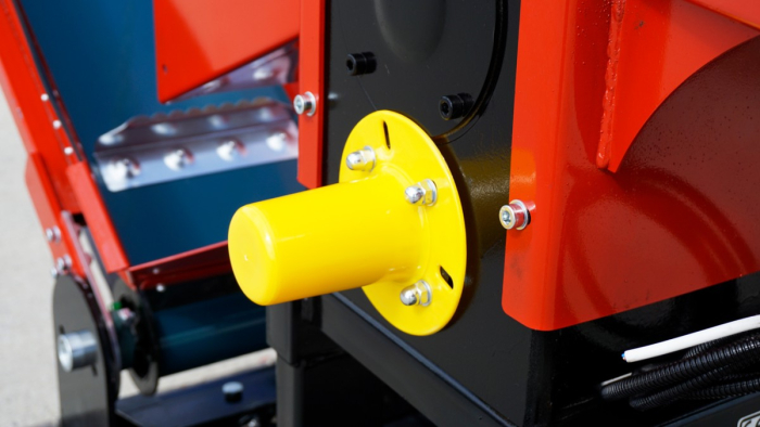 REMET R120 – tocător crengi cu bandă rulantă [11]