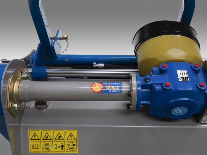 Tocator de vegetatie pentru tractor, 135 cm, conectare cardan PTO, deplasare laterala hidraulica, Graecus MKP135 [13]
