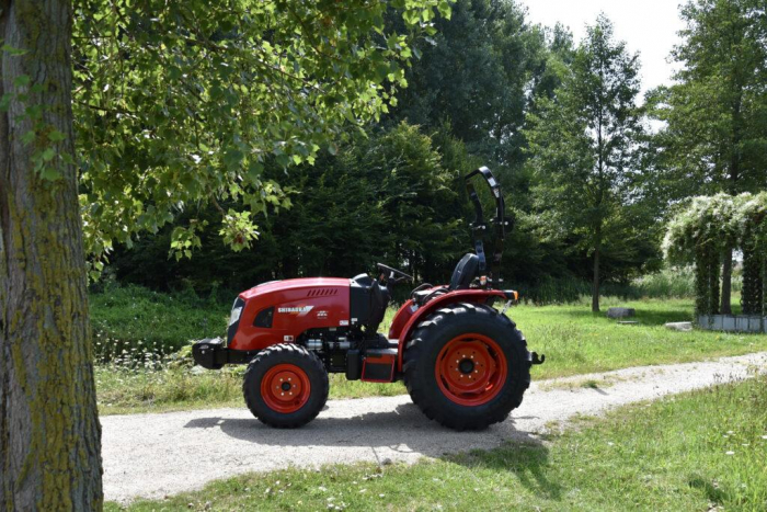 Shibaura SB50h – Tractor compact 48 CP cu roți agricole, PTO 540/540Eco, hidrostatic, ridicare 1500 kg [6]