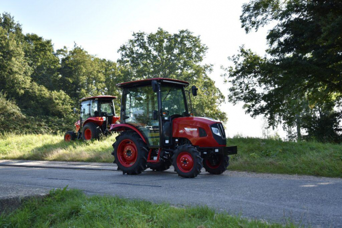 Shibaura SB50hc – Tractor compact 48 CP cu cabină, HST 3 game, PTO 540/750, 4 supape hidraulice, aer condiționat și LED [7]