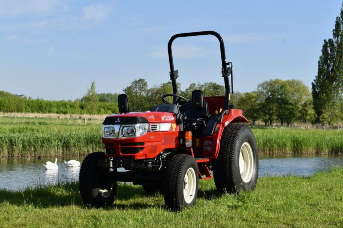 Mitsubishi MTU26RH – Tractor compact japonez 24.7 CP, PTO față/spate, transmisie hidrostatică HST [9]