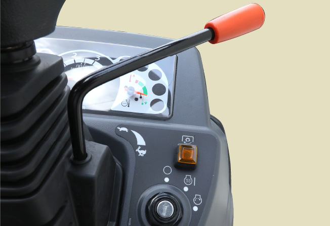 Mitsubishi MTU26RH – Tractor 24.7 CP, PTO față/spate, transmisie hidrostatică, roți gazon (turf) [14]