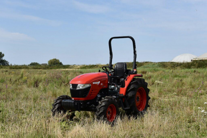 Shibaura SB62m – Tractor compact 60 CP, 4×4, transmisie 12x12 sincronizată, PTO 540/750, 4 supape hidraulice, greutăți frontale [2]