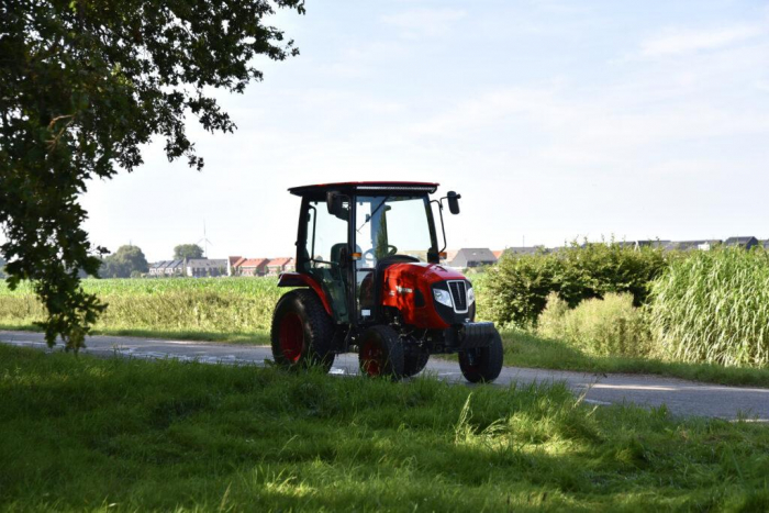 Shibaura SB36hc – Tractor compact 35 CP, cabină A/C, HST 3 game, PTO 540/750, 4 supape hidraulice, 1500 kg ridicare [6]