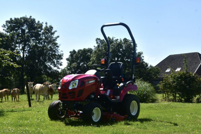 Shibaura SX25 – Tractor sub‑compact 24,5 CP, transmisie hidrostatică, PTO față/spate, direcție asistată [9]