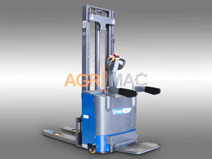 Transpalet electric Clark 1.5T cu platformă operator și catarg Duplex 3200 mm [4]