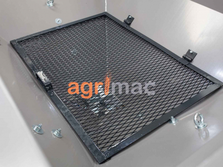 Distribuitor de îngrășăminte și sărăriță L1000M – 1000L, 18-20m [13]
