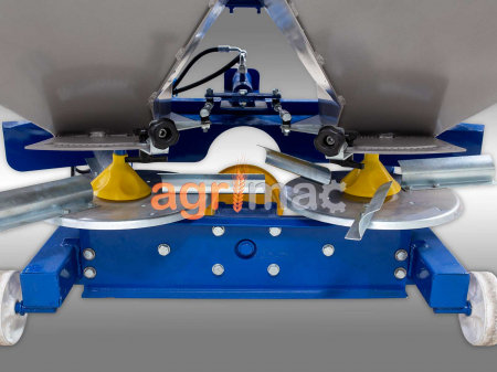 Distribuitor de îngrășăminte cu 2 discuri și sărăriță hidraulică 2L800H – 800L, 18-20m [5]