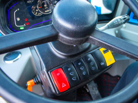 Mini încărcător frontal 50 CP, 1600 kg [10]