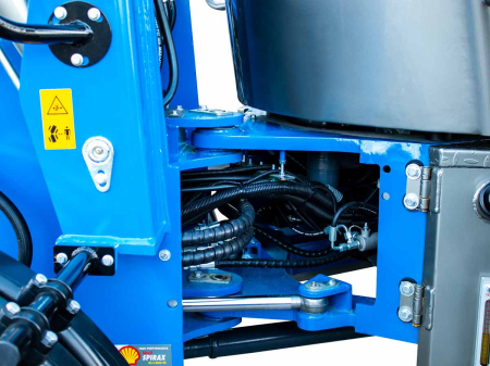 Mini încărcător frontal 50 CP, 1600 kg [23]