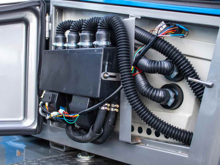 Mini încărcător frontal 50 CP, 1600 kg [22]