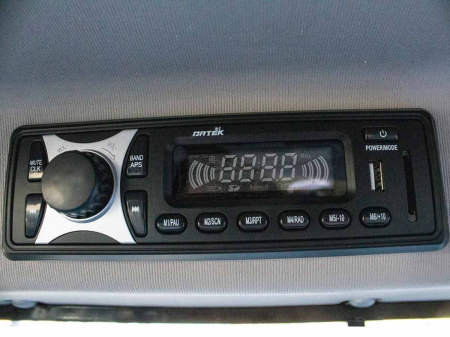 LD23 Cab – Încărcător frontal articulat 4×4, motor 75 CP, cabină climatizată, 2300 kg sarcină, cupă 2050 mm [28]