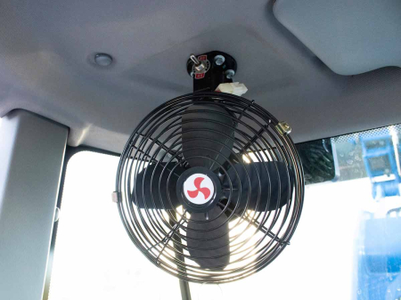 LD23 Cab – Încărcător frontal articulat 4×4, motor 75 CP, cabină climatizată, 2300 kg sarcină, cupă 2050 mm [25]