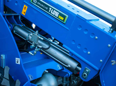 Mini încărcător frontal telescopic 60 CP, 2800 kg [22]