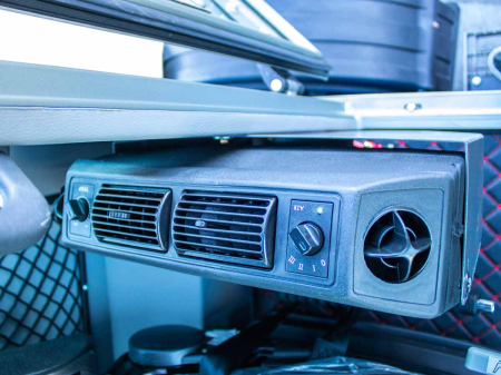 Mini încărcător frontal telescopic 60 CP, 2800 kg [15]