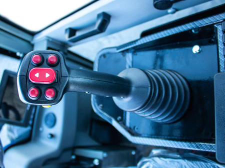 Mini încărcător frontal telescopic 60 CP, 2800 kg [12]