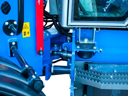 Mini încărcător frontal telescopic 60 CP, 2800 kg [24]