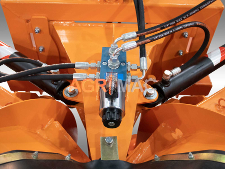 Lamă de deszăpezire hidraulică 2540 mm pentru tractor 50–90 CP [13]