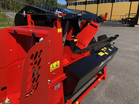 Linie de tăiere și despicare lemne Japa 365+ PRO Finlanda – Motor electric 7.5 kW [12]