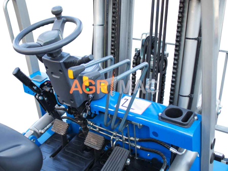 Motostivuitor diesel Clark 3.0T Xinchai Stage V cu catarg Triplex 4500 mm și furci 1220 mm [7]