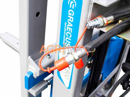 Stivuitor tractor 800 kg, ridicare 1800 mm, cu deplasare laterală [9]