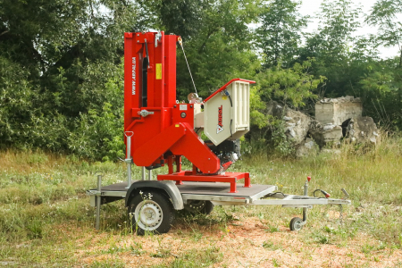 Tocator de crengi pentru lemn de foc cu banda transportoare Arpal AM-120BD-K MAX [1]