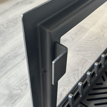 Usa semineu Pilis, dimensiuni 670 x 425 x 510 mm [6]