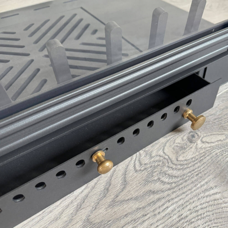 Usa semineu Pilis, dimensiuni 670 x 425 x 510 mm [5]