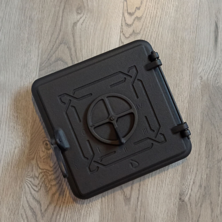 Usa soba din fonta plina DOMINO prevazuta cu snur de etansare 265 x 265 mm [1]