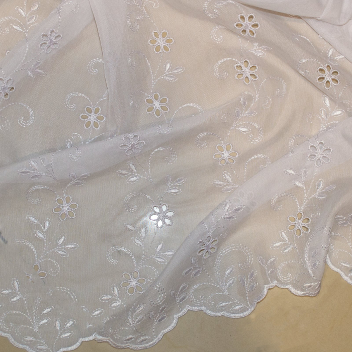Perdea Velaria batist alb cu broderie, 300x135 [3]