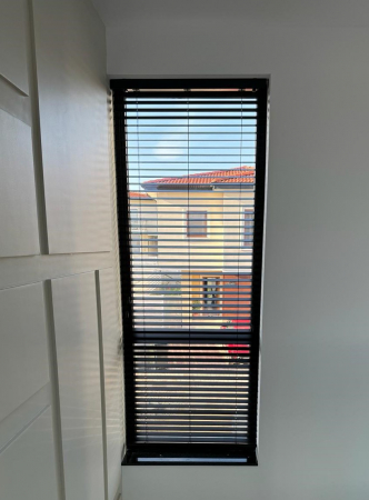 Lamela 63 mm jaluzele din lemn - Jaluzele 63mm  Velaria orizontale din lemn (venetiene)