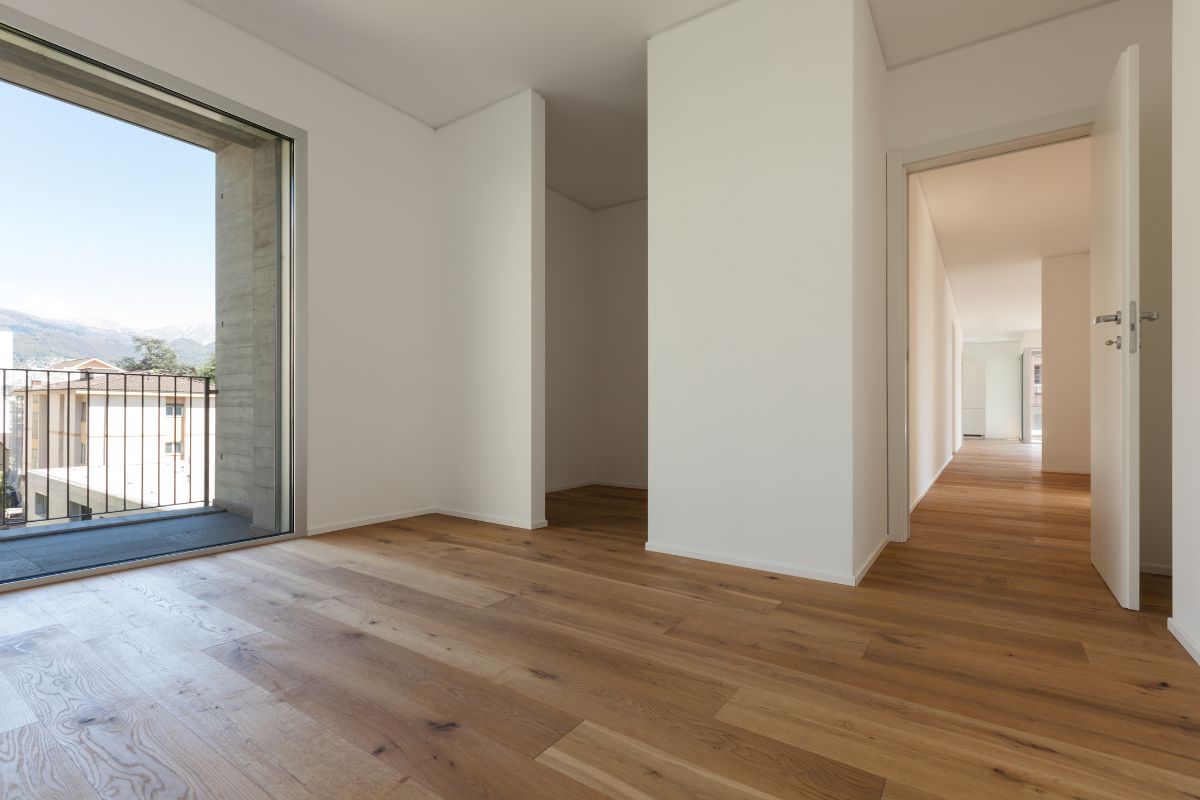 Parchet laminat Verman – Eleganță și funcționalitate pentru spații moderne