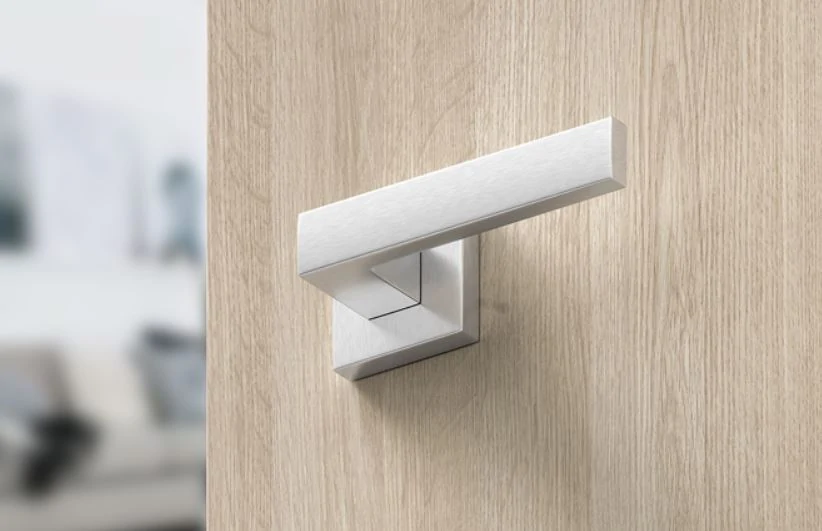 Maner usa de interior, CUBE, crom satin, cu rozeta cilindru/butuc [4]