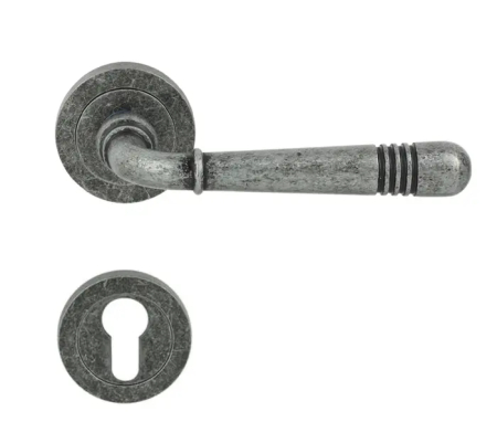 Manere - Maner usa de interior, Loft, negru antichizat, cu rozeta cilindru/butuc