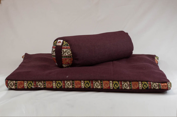 Set perne de meditatie Zabutan + Bolster India Bordo, cu husa detasabila + Meditatie cadou