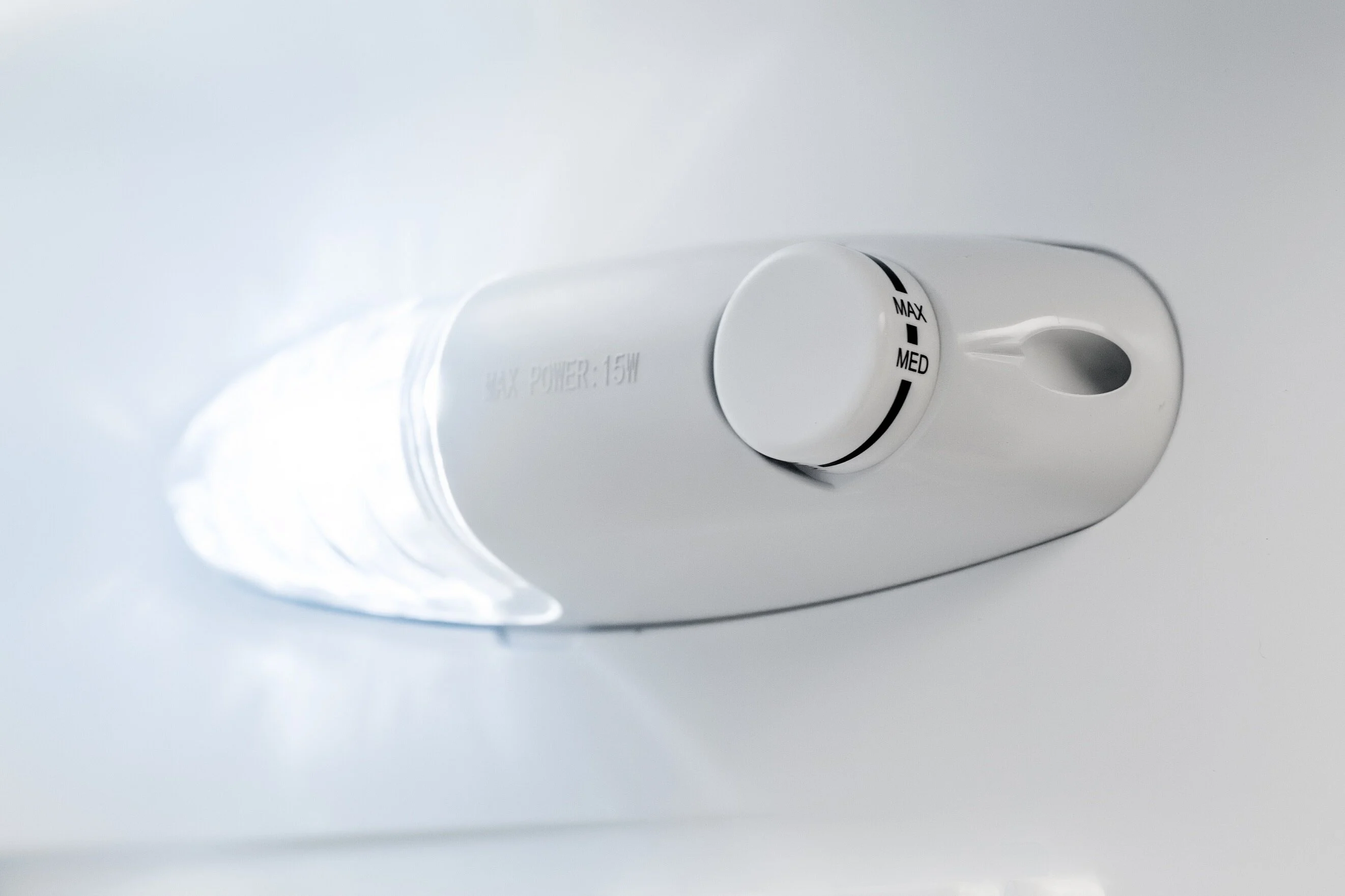 Vitrina frigorifica LDK VF350B, Clasa C, Capacitate 350 l, Termostat reglabil, Iluminare LED, H 194.5 cm, Negru