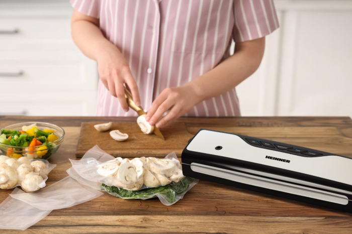Aparat de Vidat și Sigilat Heinner FoodSeal HAV-Y136BKSS, 130 W, 6 L/min, Vidare Umedă/Uscată, Funcție Pulse, Cutter Inclus, Negru/Inox [4]